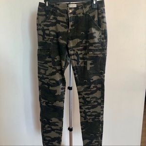 Camo Skinny Jeans Low-Waisted